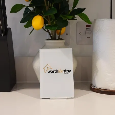 Luxury 1 Bed - Eccles, Апартаменты *