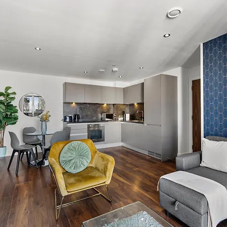 Retreat With Stunning Views Manchester