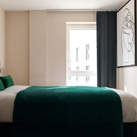 Apartment Modern 2-bed Ensuite In The Baileys