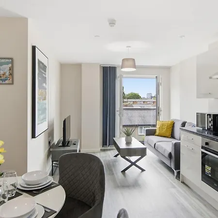 Modern 2 Bed Flat In Centre And Sleeps 5 * Manchester