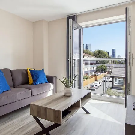 Stylish 2 Bed Flat In Centre And Sleeps 6 Apartman *