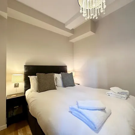 Apartamento Stunning Floor Flat In The Heart Of