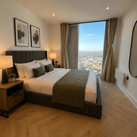 Skyline Luxury Modern 2 Bed *