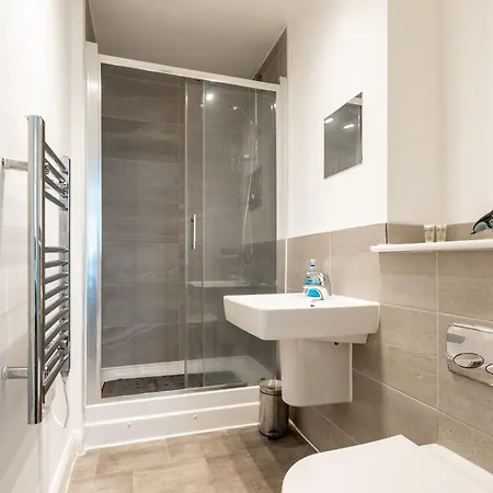 Апартаменты Free Parking Sleeps 6 Near Oxford Rd & Centre Манчестер