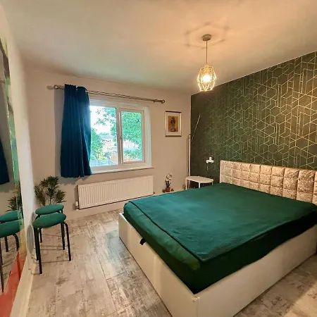 Апартаменты Stylish Near Centre Манчестер