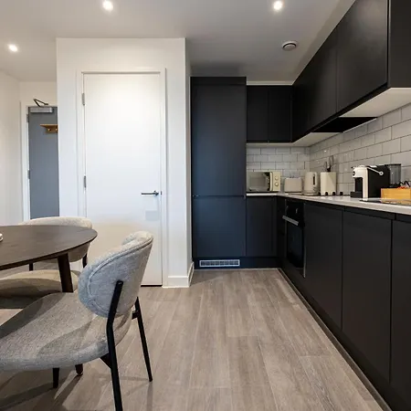 Stylish 2br Near Man Utd, Cricket Stadium & Manchester