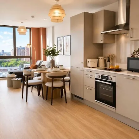 Premium 1-bedroom Views & Free Parking