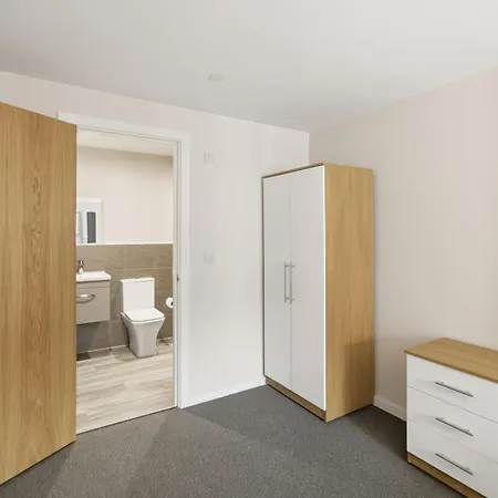 Sleek 2 Bed Flat In Centre -sleeps 6 Manchester