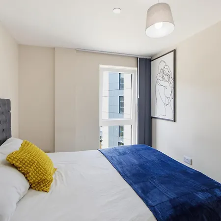 Sleek 2 Bed Flat In Centre -sleeps 6 * Manchester