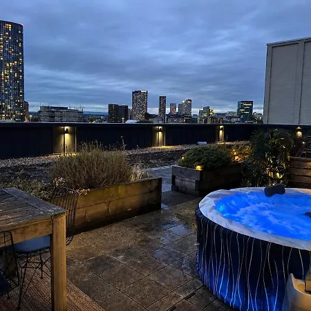 Luxury Penthouse Sleeps 8 Terrace Parking 3br *