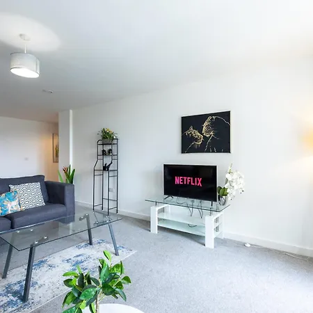2 Bedroom - Balcony - Riverside - Salford *