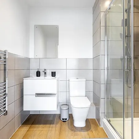 2 Bedroom 5 Minutes From Old Trafford - Free Parking شقة مانشستر