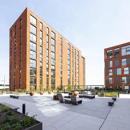 Argyl - Podium Near Old Trafford & Mediacity * مانشستر