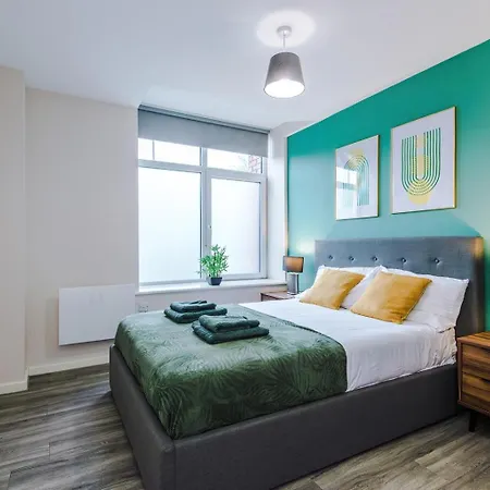 Salford Freepprking Washerdryer Groundfloor Manchester