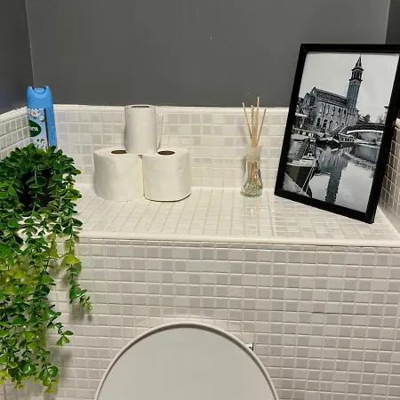Oak & Noir Suite-luxury 2-bedroom Flat, Parking, Wifi, Netflix, Location