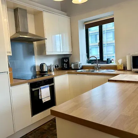 Apartamento Stunning Floor Flat In The Heart Of *