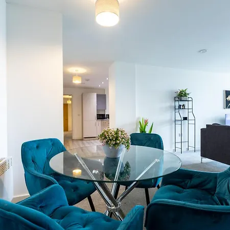 2 Bedroom - Balcony - Riverside - Salford Manchester