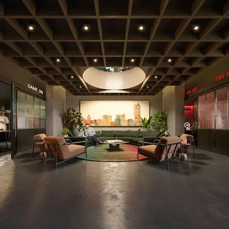 Skyline Luxury Modern 2 Bed