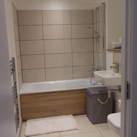 Luxury 1 Bed - Eccles,