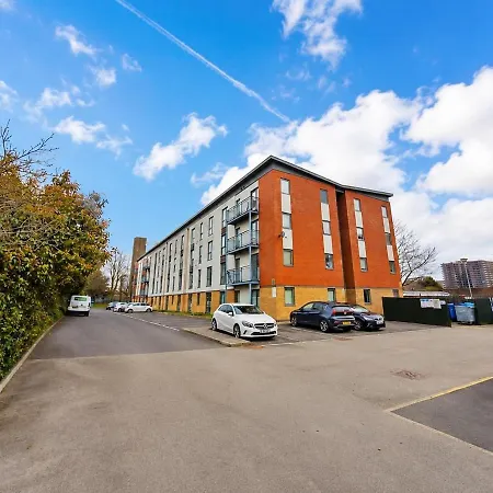 Stylish 2br - Near Mediacity - Free Parking & Business Ready Manchester