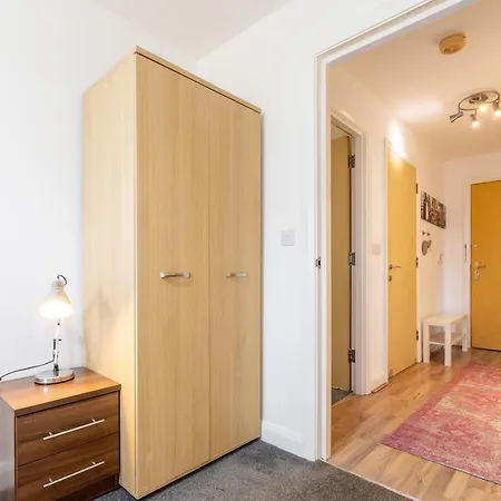 Free Parking Sleeps 6 Near Oxford Rd & Centre Апартаменты *