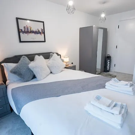 1 Bed Centre Flat Balcony Canal View! مانشستر