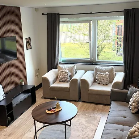 Apartman Oak & Noir Suite-luxury 2-bedroom Flat, Parking, Wifi, Netflix, Location Manchester