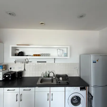 Centre 2 Bed Flat Prime Location Manchester