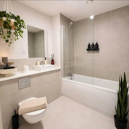 Premium 1-bedroom Views & Free Parking Apartamento
