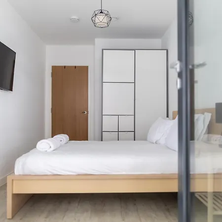 Modern Apartment Near Old Trafford Stadium *