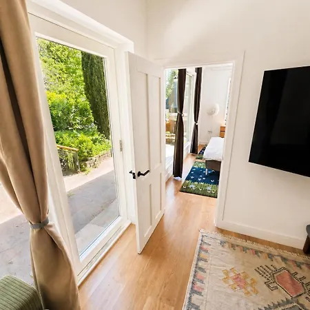 Contemporary Comfort - Sleeps 6 شقة *
