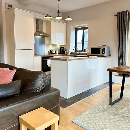Apartment Stunning Floor Flat In The Heart Of
