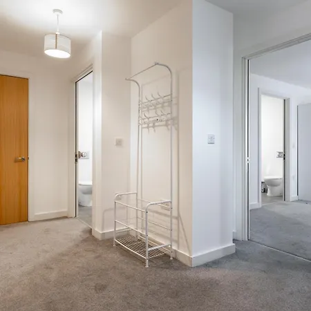 2 Bedroom - Balcony - Riverside - Salford * مانشستر