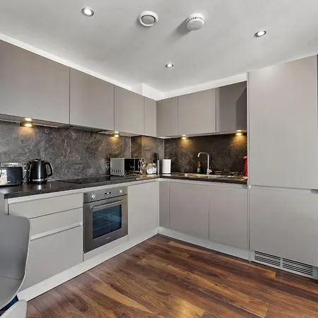 Retreat With Stunning Views Apartamento *