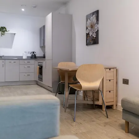Modern Apartment Near Old Trafford Stadium *