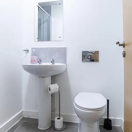Manchester, Salford, Balcony & Easy Access Lejlighed
