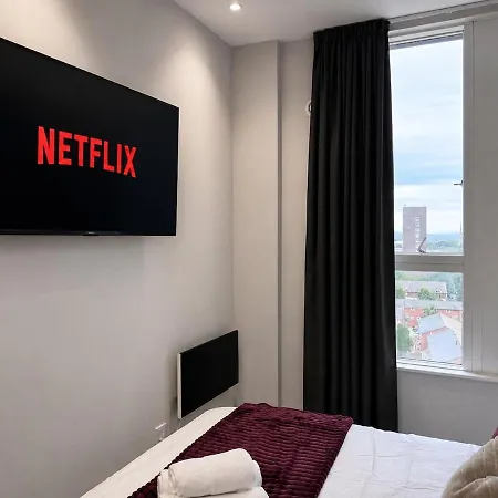 Luxury Penthouse Sleeps 8 Terrace Parking 3br Apartamento