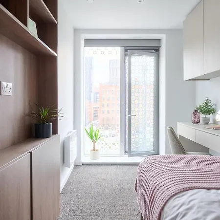 For Students Only - Square Gardens, Acer In Apartment Manchester