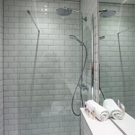 Charming Two-bedroom Near Victoria Station Apartman Manchester
