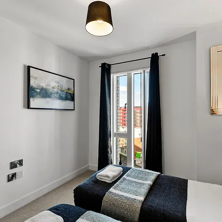 Retreat With Stunning Views Manchester