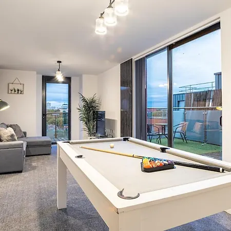 Penthouse, Pool & Ping Pong, Skyline * Manchester
