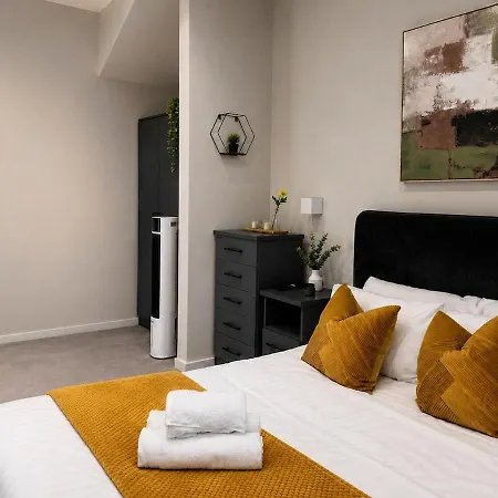 Luxury Penthouse Sleeps 8 Terrace Parking 3br Apartamento