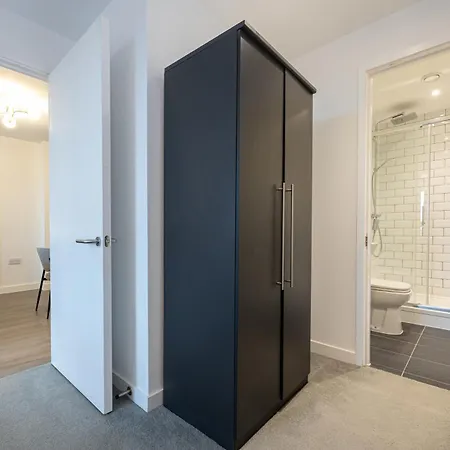 Stylish 2br Near Man Utd, Cricket Stadium & *