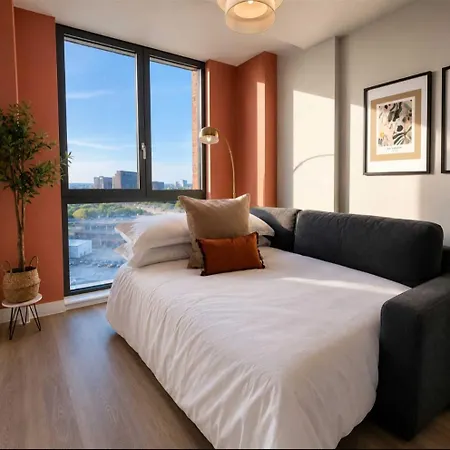 Premium 1-bedroom Views & Free Parking Apartamento *