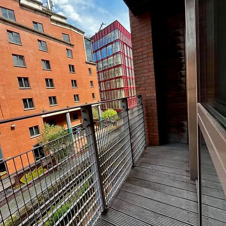 شقة The Hacienda Hideaway - 2br With Balcony *