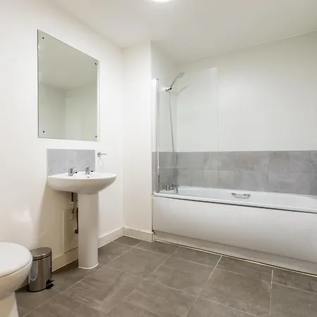 2 Bedroom - Balcony - Riverside - Salford
