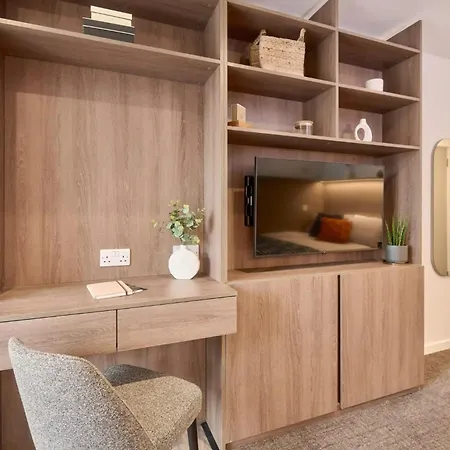 Apartamento For Students Only - Square Gardens, Acer In