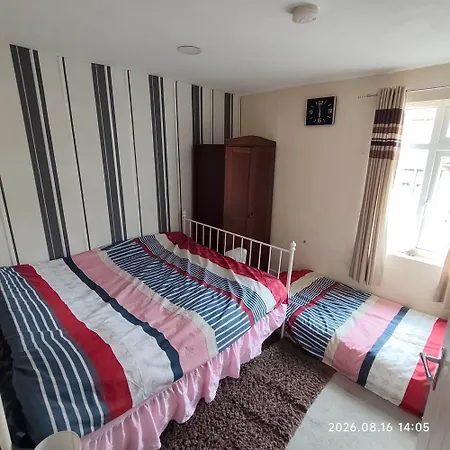 Cozy Entire 1st-floor With Free Parking Ideal For Etihad, Co-op Live & Centre *