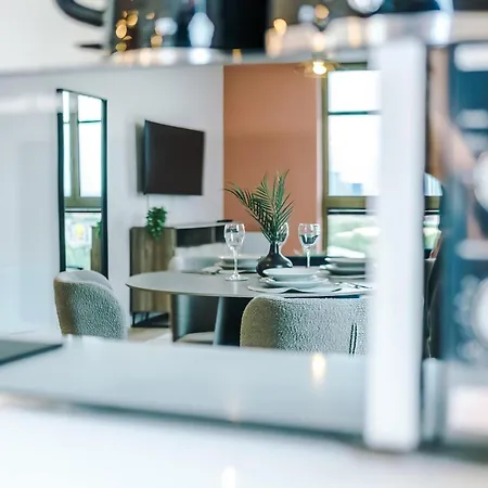 Stylish 1br With Free Parking Apartamento