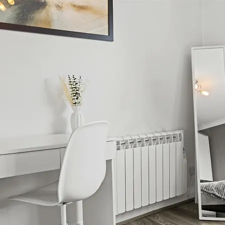 アパート 2br Long Perks Free Parking Prime Spot マンチェスター